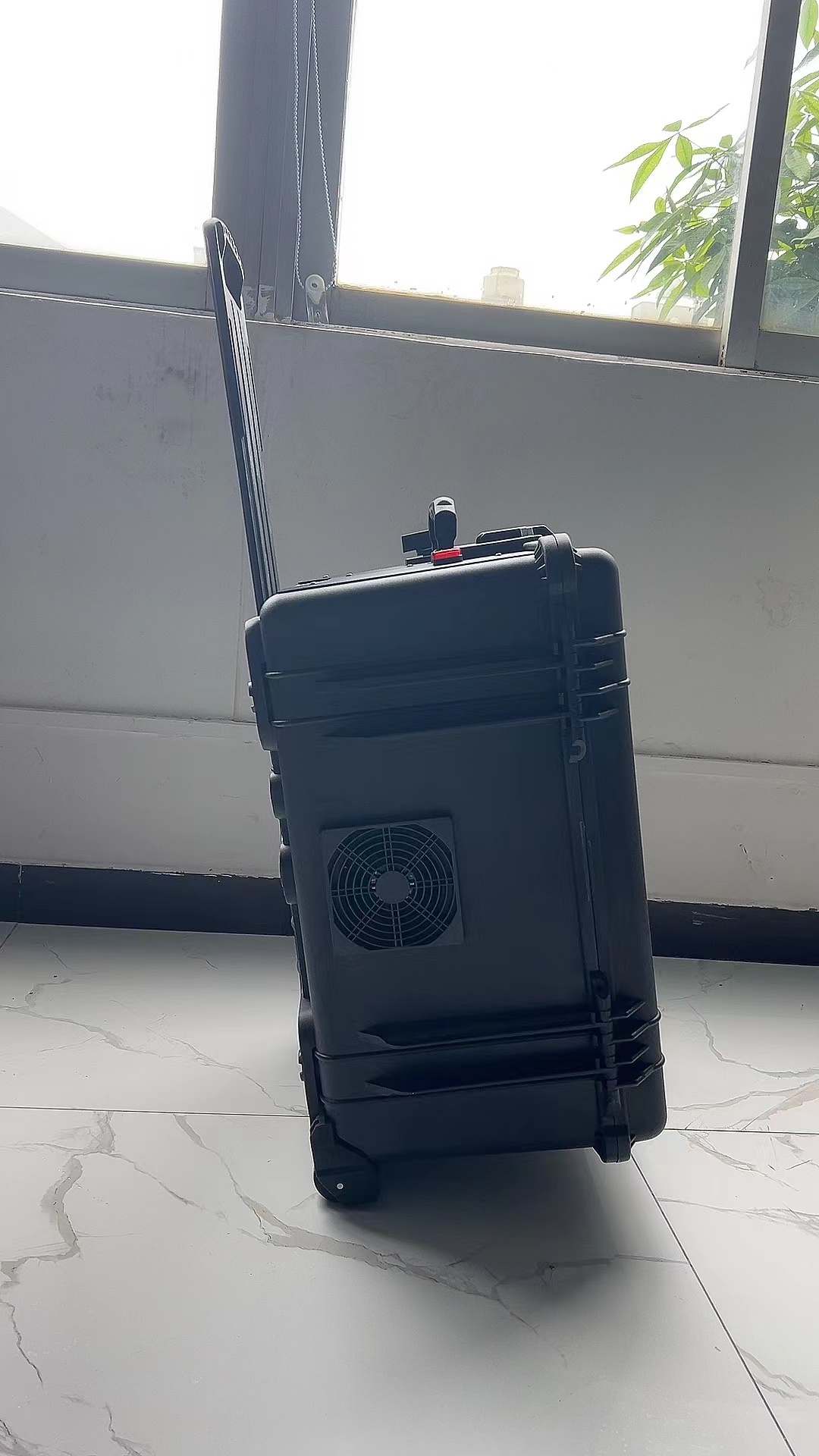 临川手拉箱型移动通信干扰器